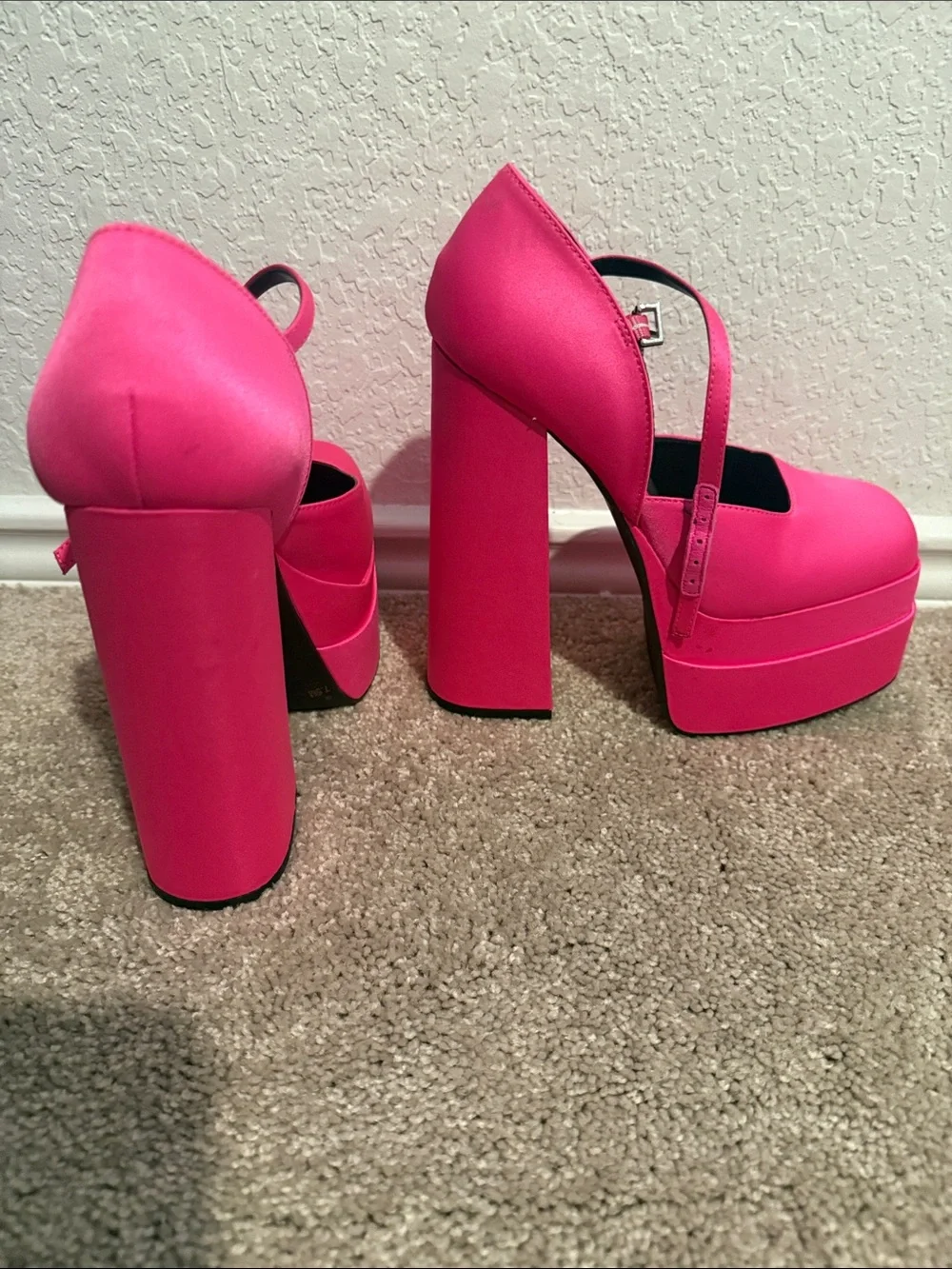 Gianni Bini Hot Pink Platform Mary Jane Heels